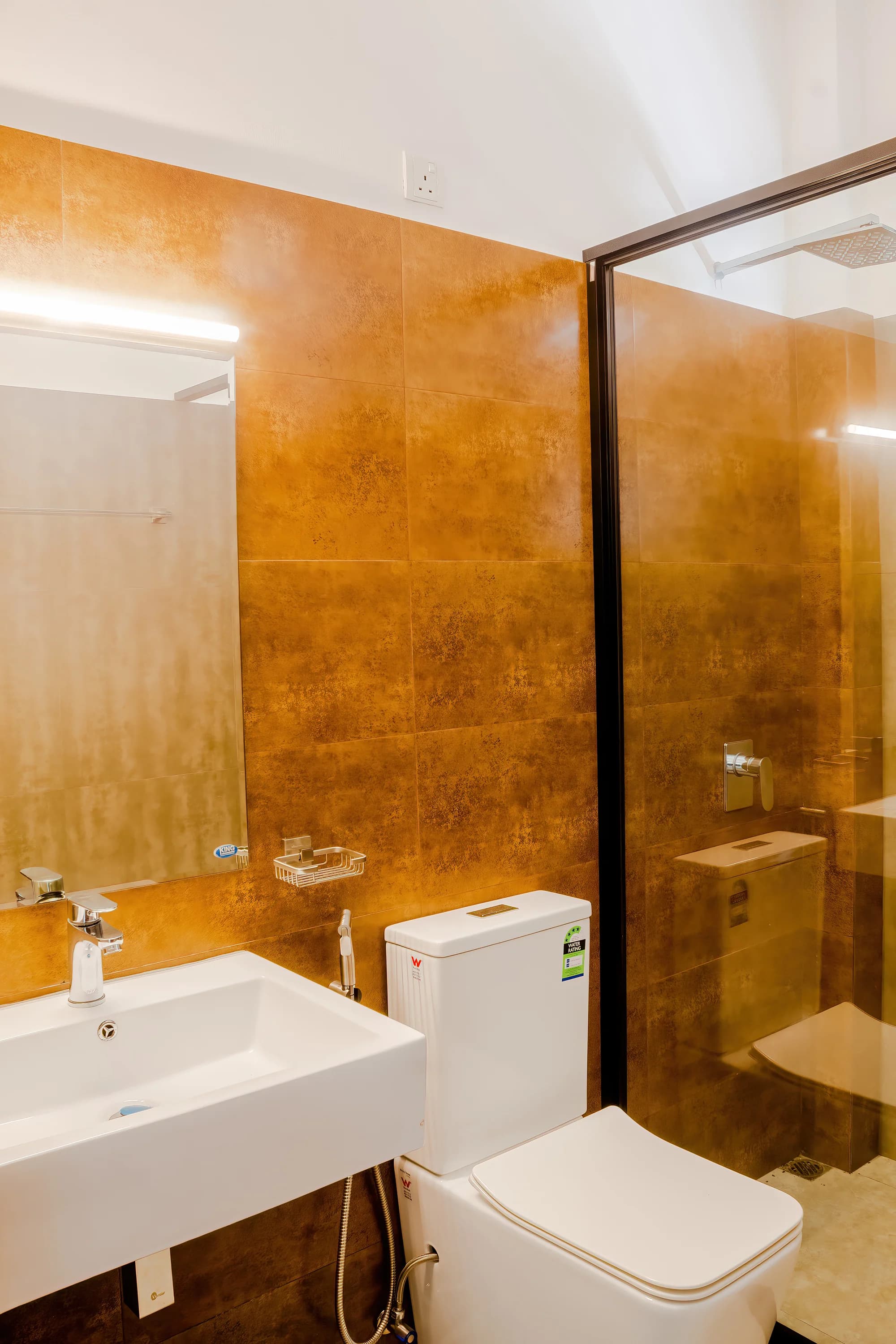 Deluxe Suite 102 (King Room) gallery 2